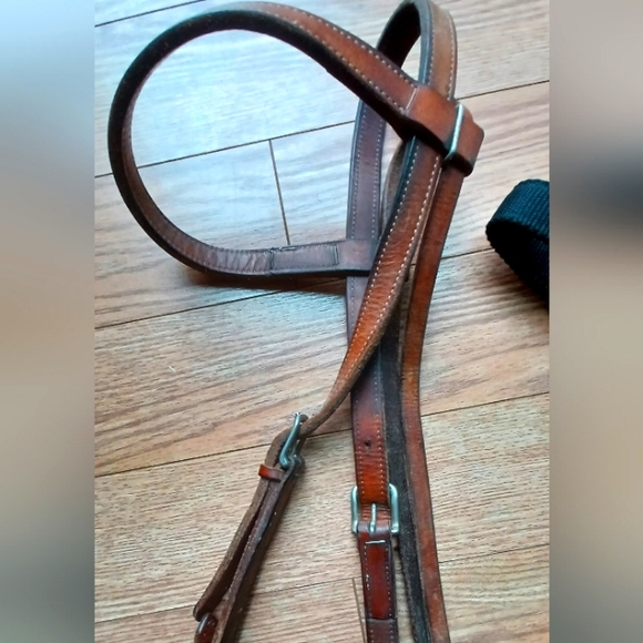 Western leather headstall includes bit and heavy halter - Picture 2 of 8